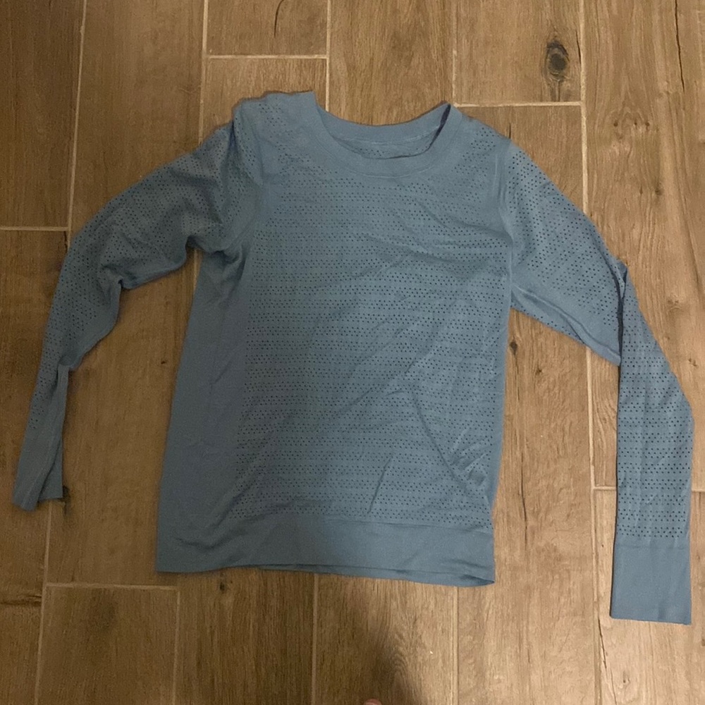 Womens lululemon long sleeve top size 4